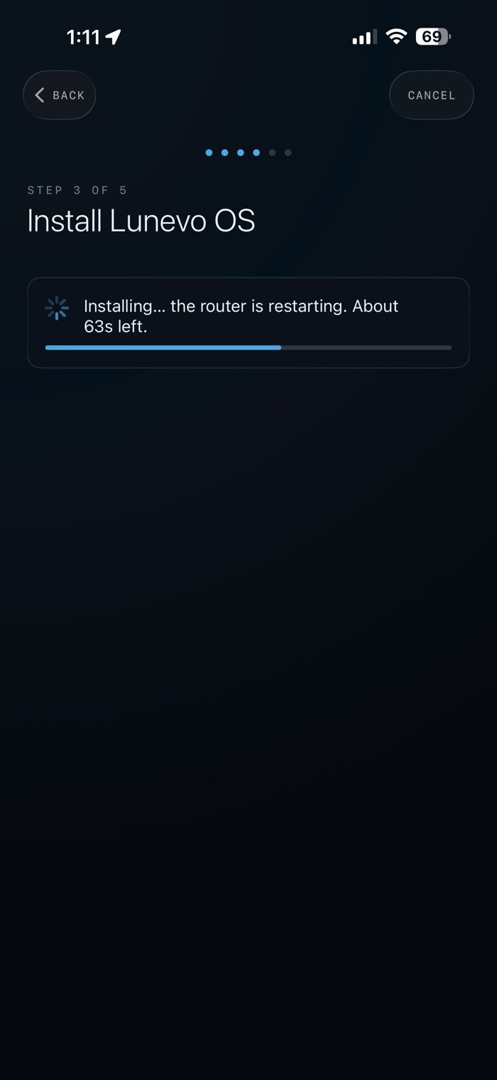 Lunevo app installing Lunevo OS with a progress bar